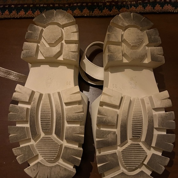 Chunky Heel Sandal in Bone White - Picture 9 of 12